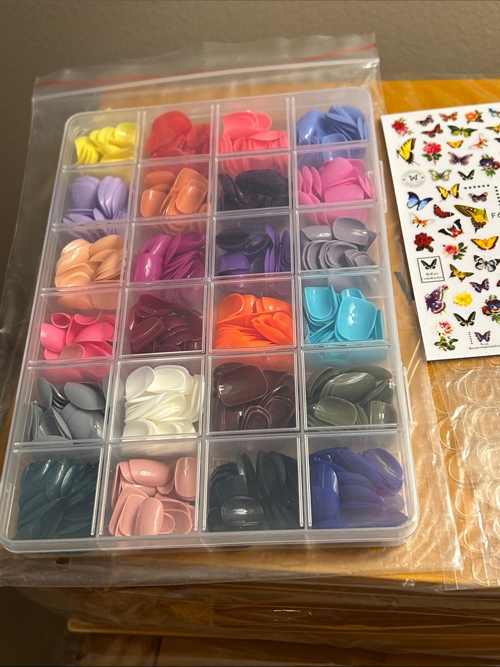 Multi-Color False Nail Tip Kit with Organized Storage Case